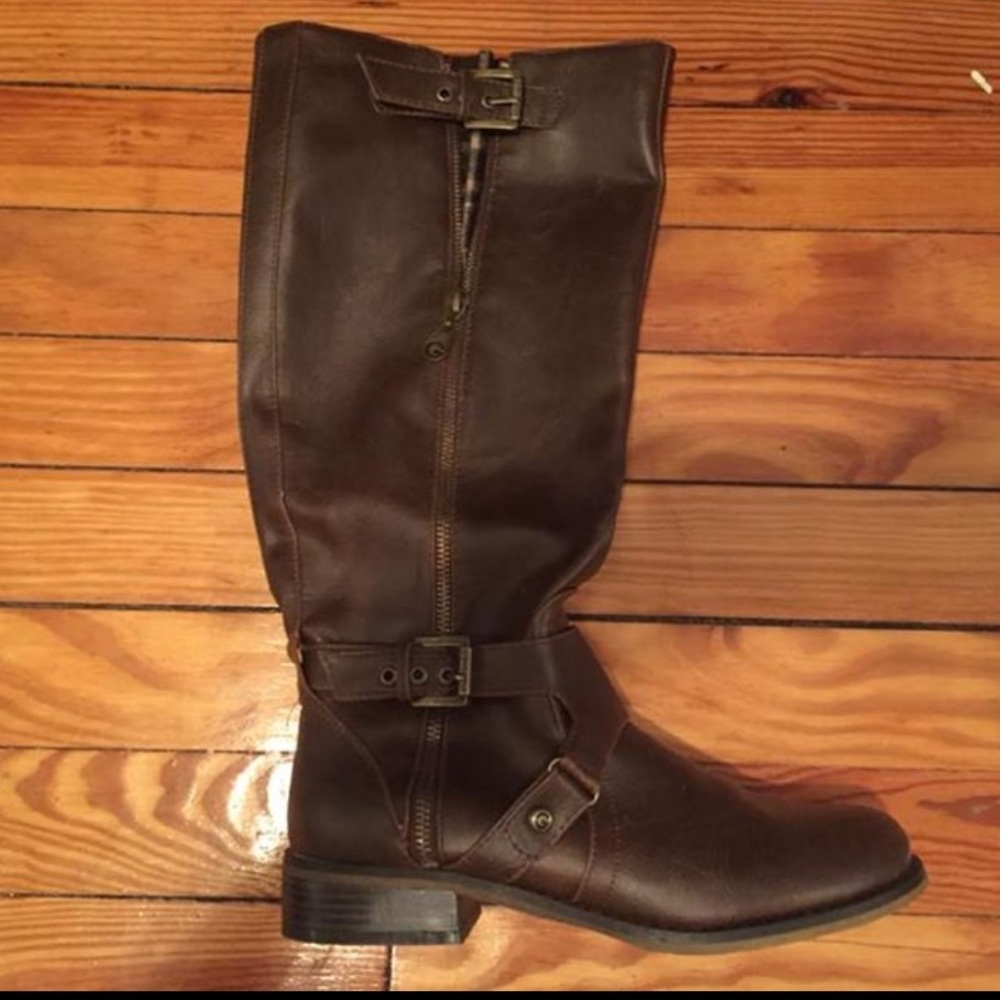 Brand new Guess boots